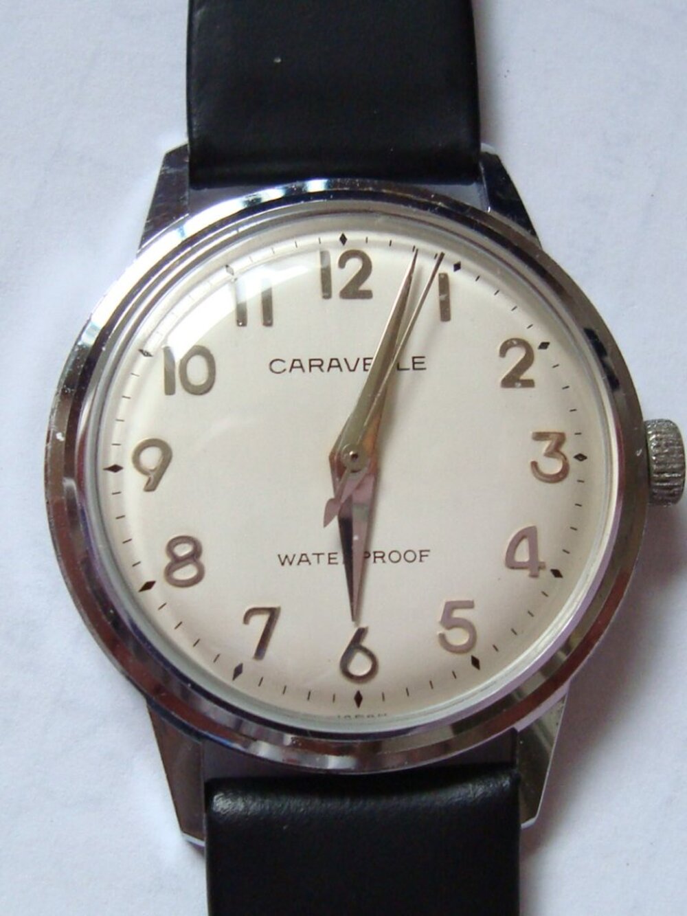 VINTAGE WIND UP CARAVELLE,RUN GREAT